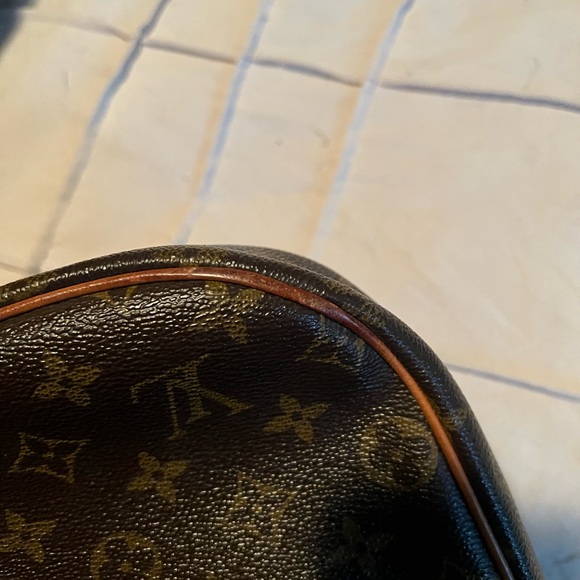 Louis Vuitton Odeon PM Monogram Crossbody Bag - Picture 13 of 14